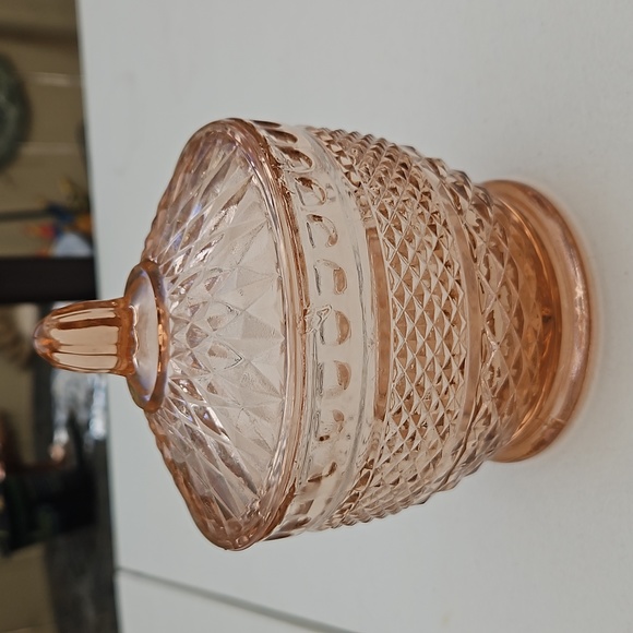 Vintage KIG Indonesia Peach/Pink Lidded Candy Dish - Picture 1 of 4